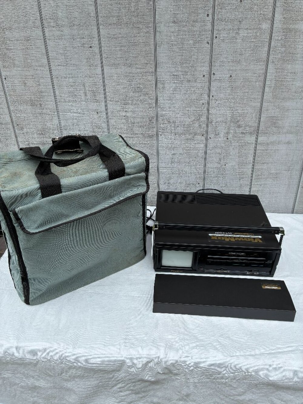 Vintage 1988 GOLDSTAR VIEWMAX VCR 5" TV combo GVT-9100M Parts Or Repair